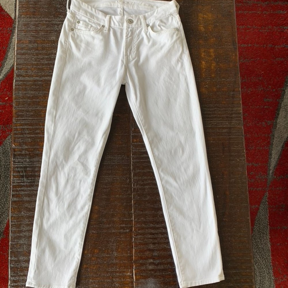 7 For All Mankind white capri jeans size 24